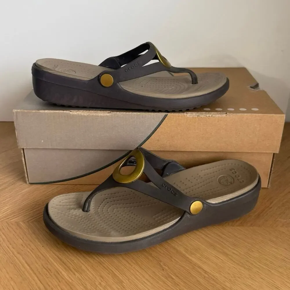 Crocs Sanrah Beveled Circle Women Slip On Wedge Sandals- SZ 8