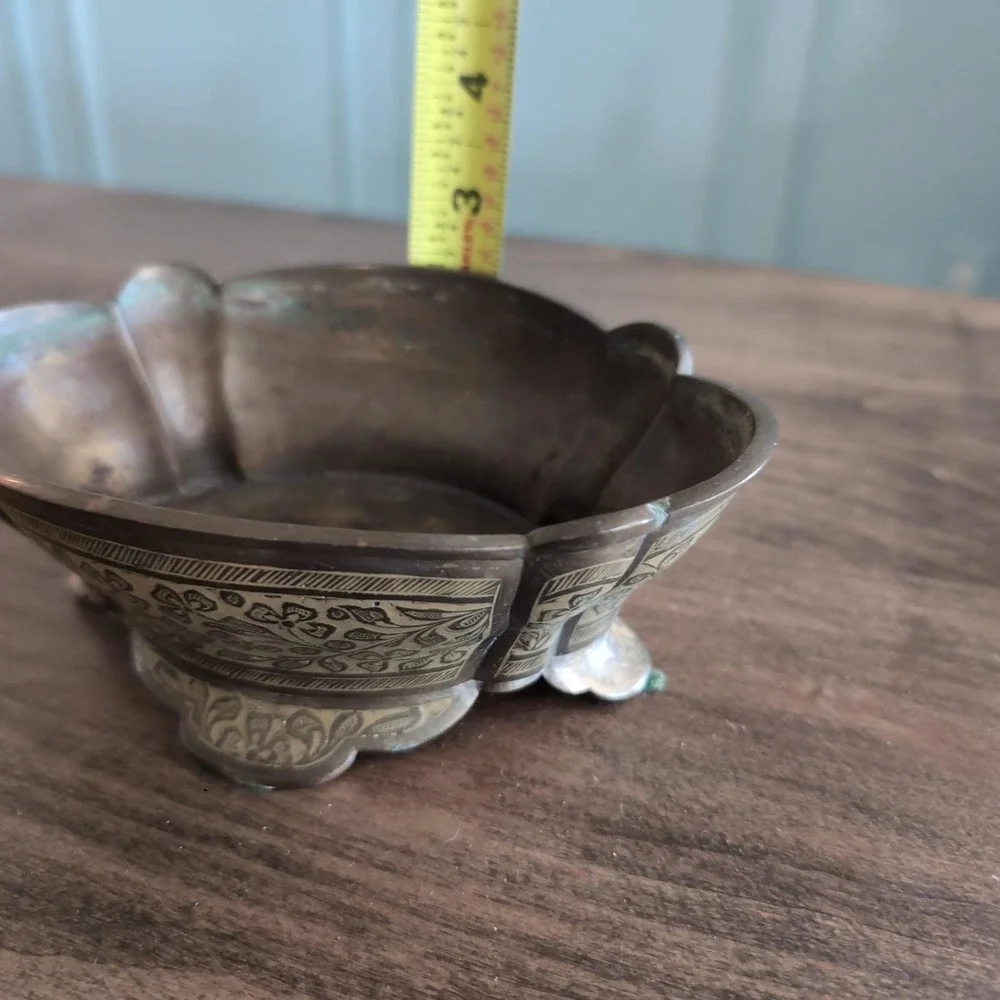 N/A vintage etched