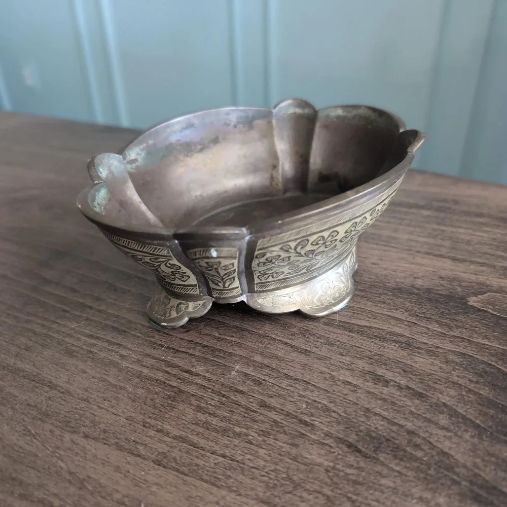 N/A vintage etched