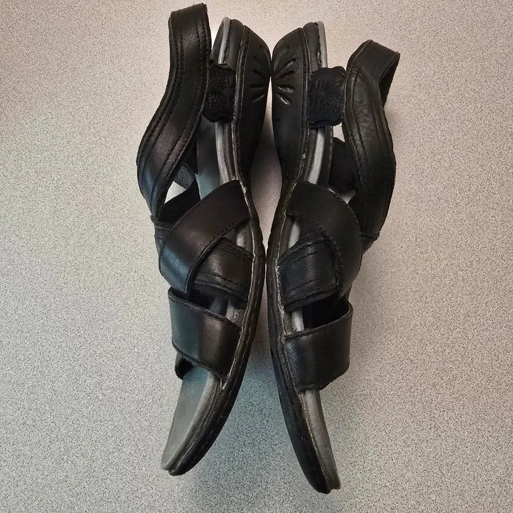 Merrell Leather Strappy Sandals Black Slingback Floral Embossed Womens 7 J-6246