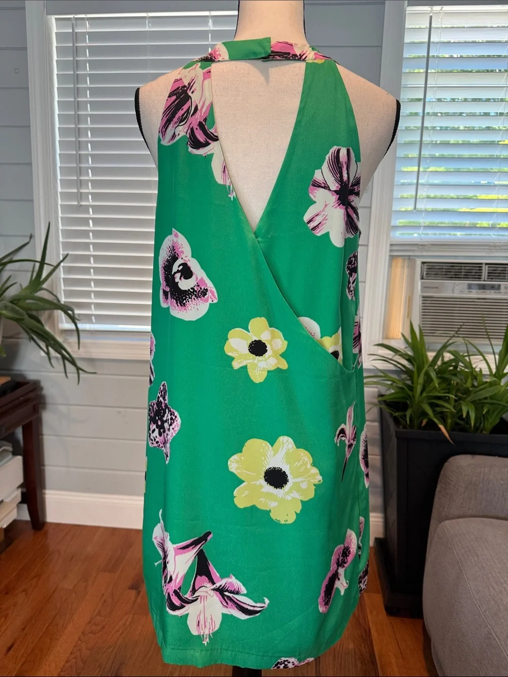 J. Crew features flower lightweight