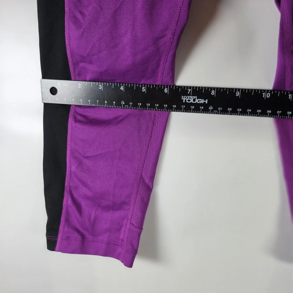 Nike vibrant athletic keep