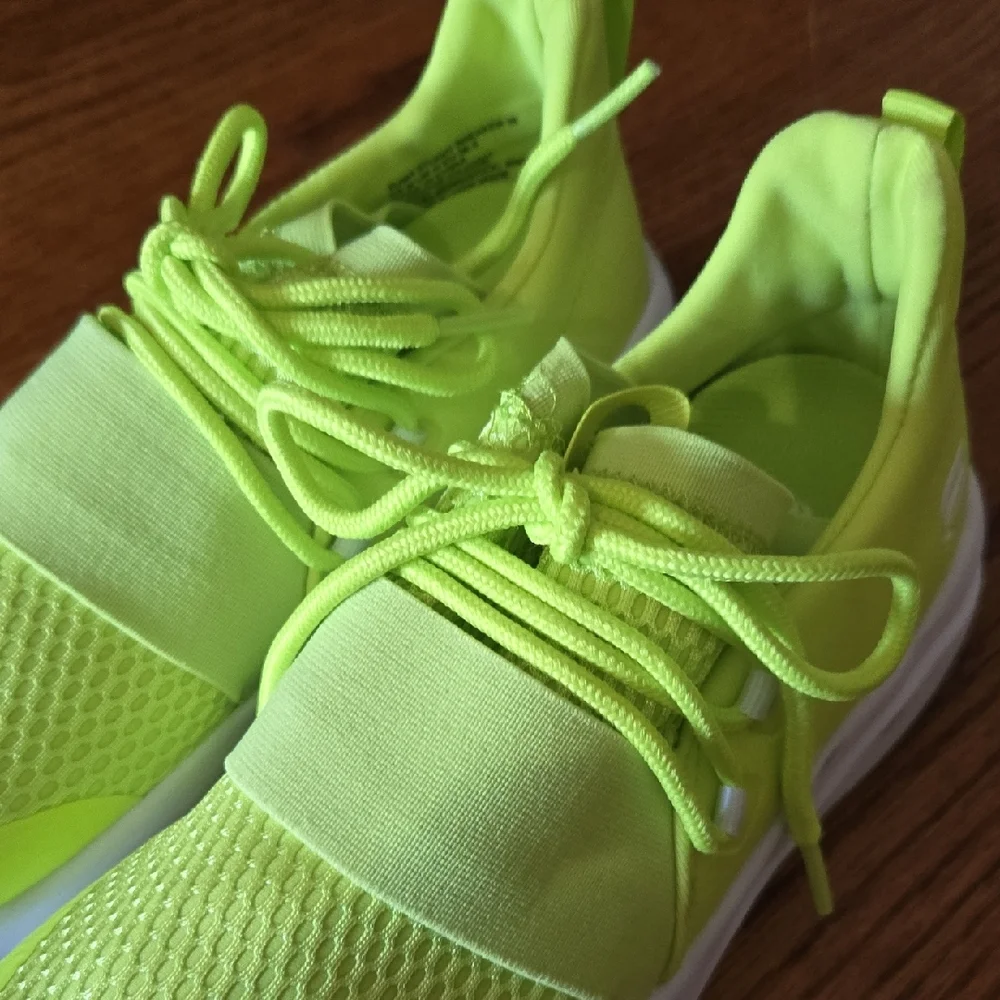 Fabletics Size 6 Bright Lime Green Athletic Outdoor Gym Sneakers