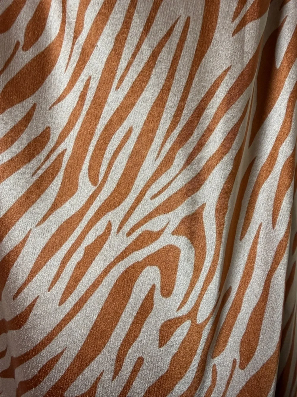 Selfie Leslie pink orange