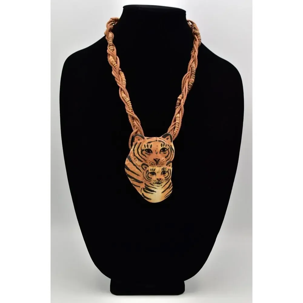 Carol Halmy stunning necklace
