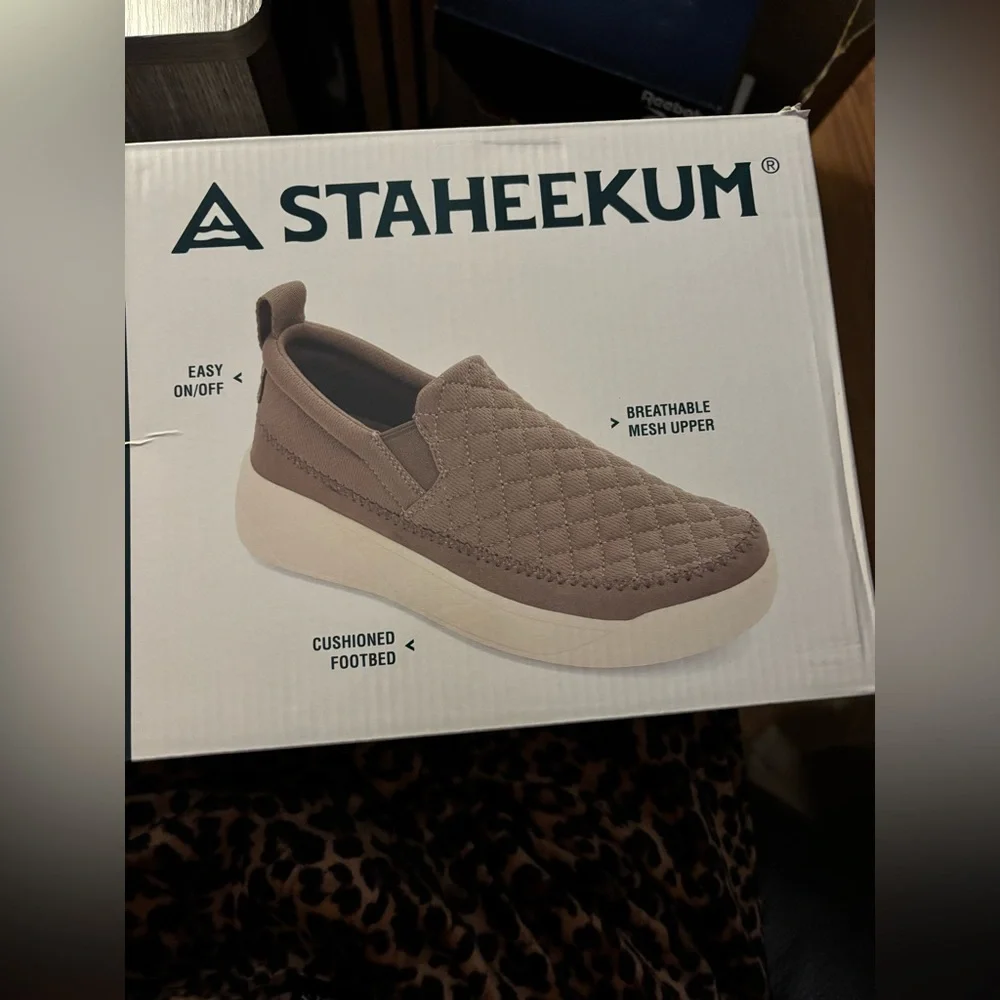 Stylish Staheekum Gray Quilted Slip-On Sneakers Size 8