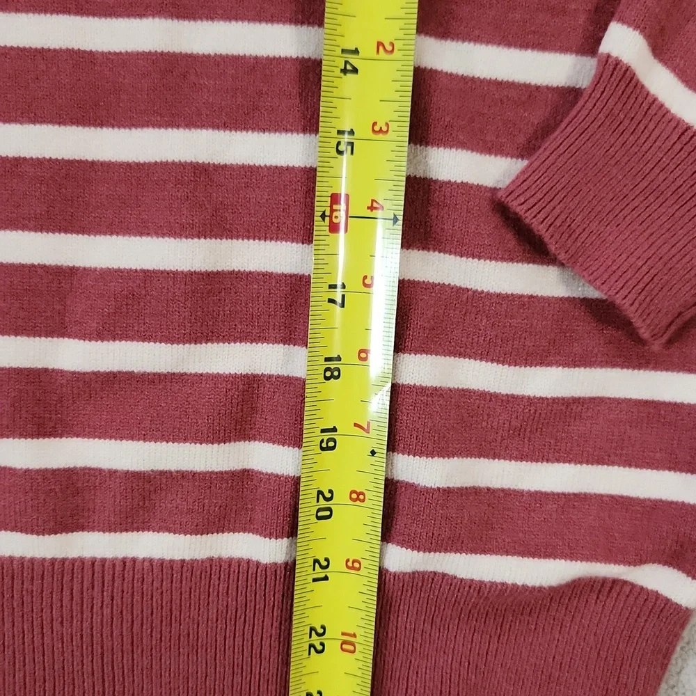 N/A crew neck