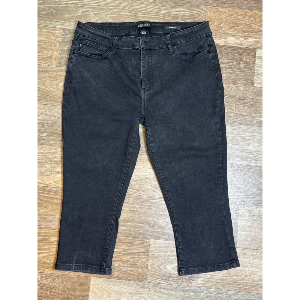 Judy Blue Capri Fit Black Denim Jeans Stretch Cropped Pants Minimalist Sz 15/32