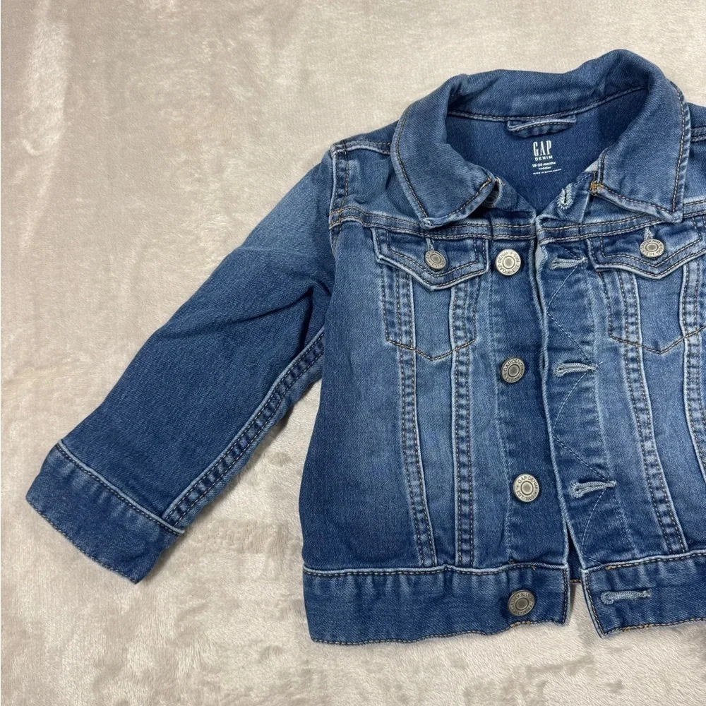GAP denim button