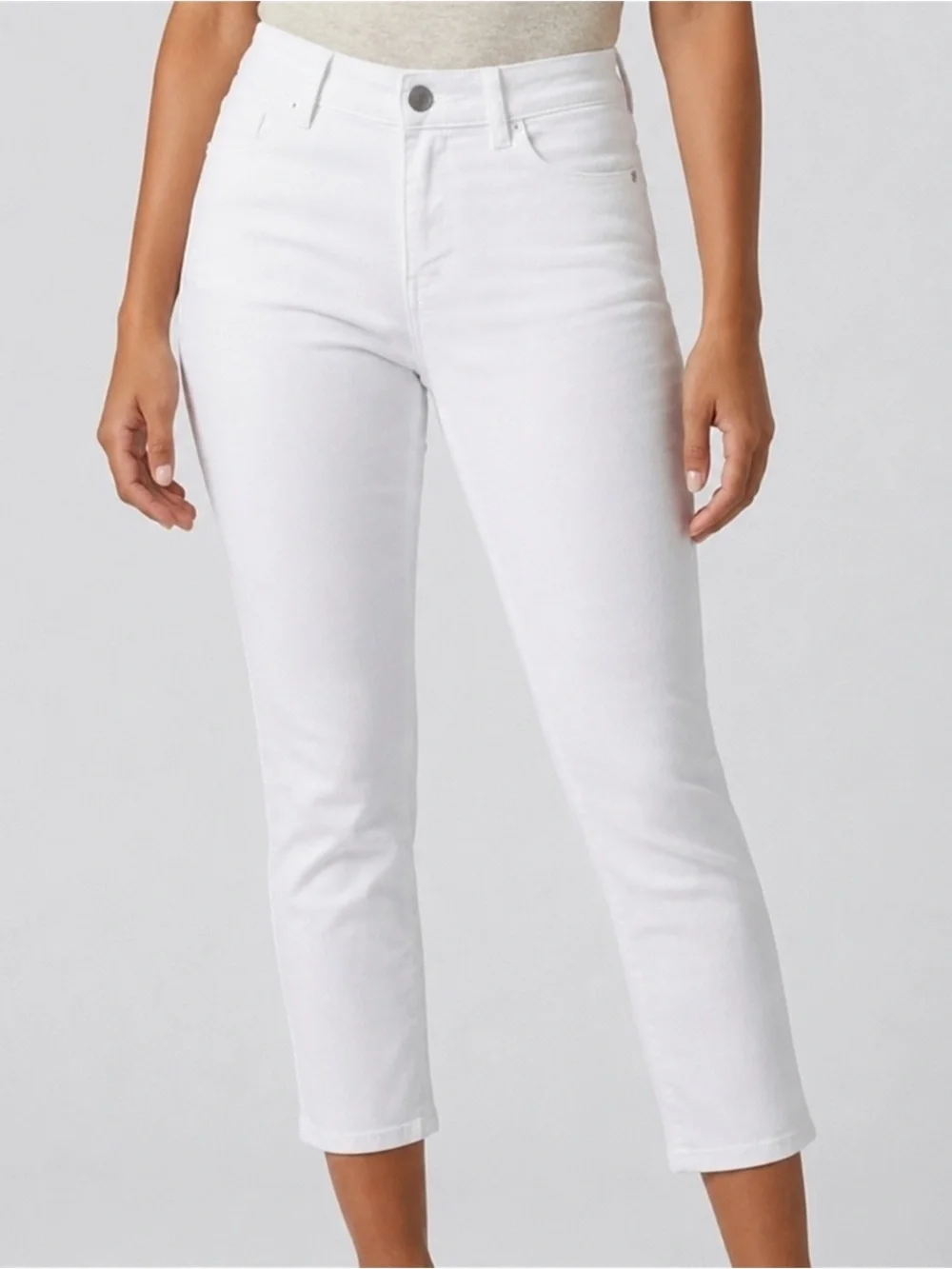 Jordache Women’s White Mid Rise Ankle Length Pull up Pants Size Small Stretchy