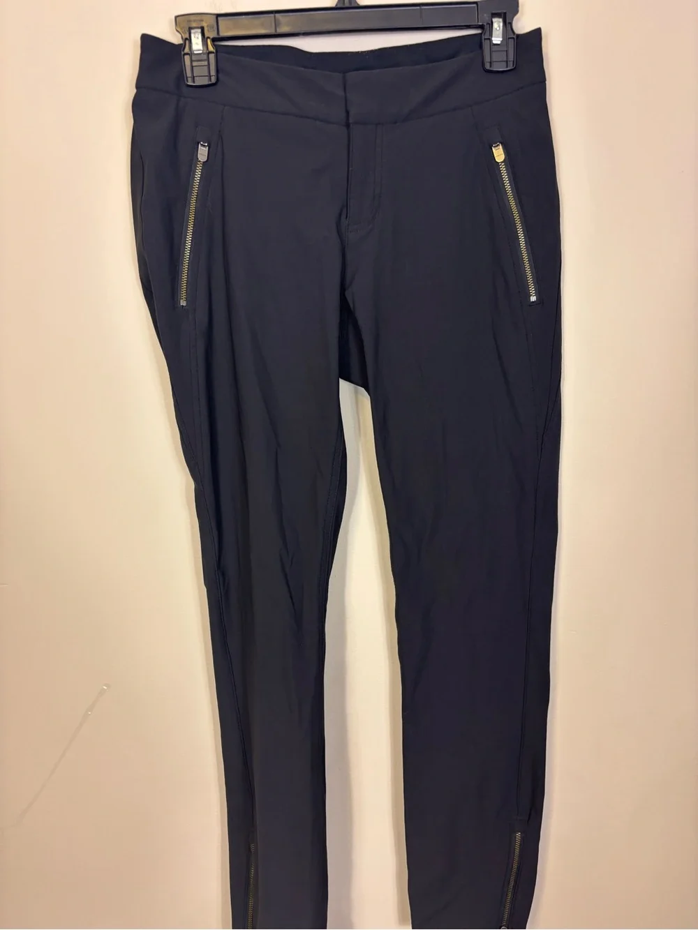 Athleta Black Zip-Detail Pockets and Bottom Performance Pants Women’s 4