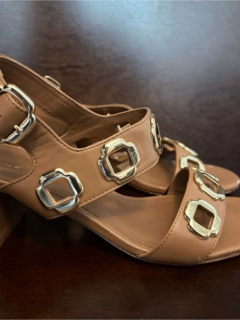 Larroude stylish tan