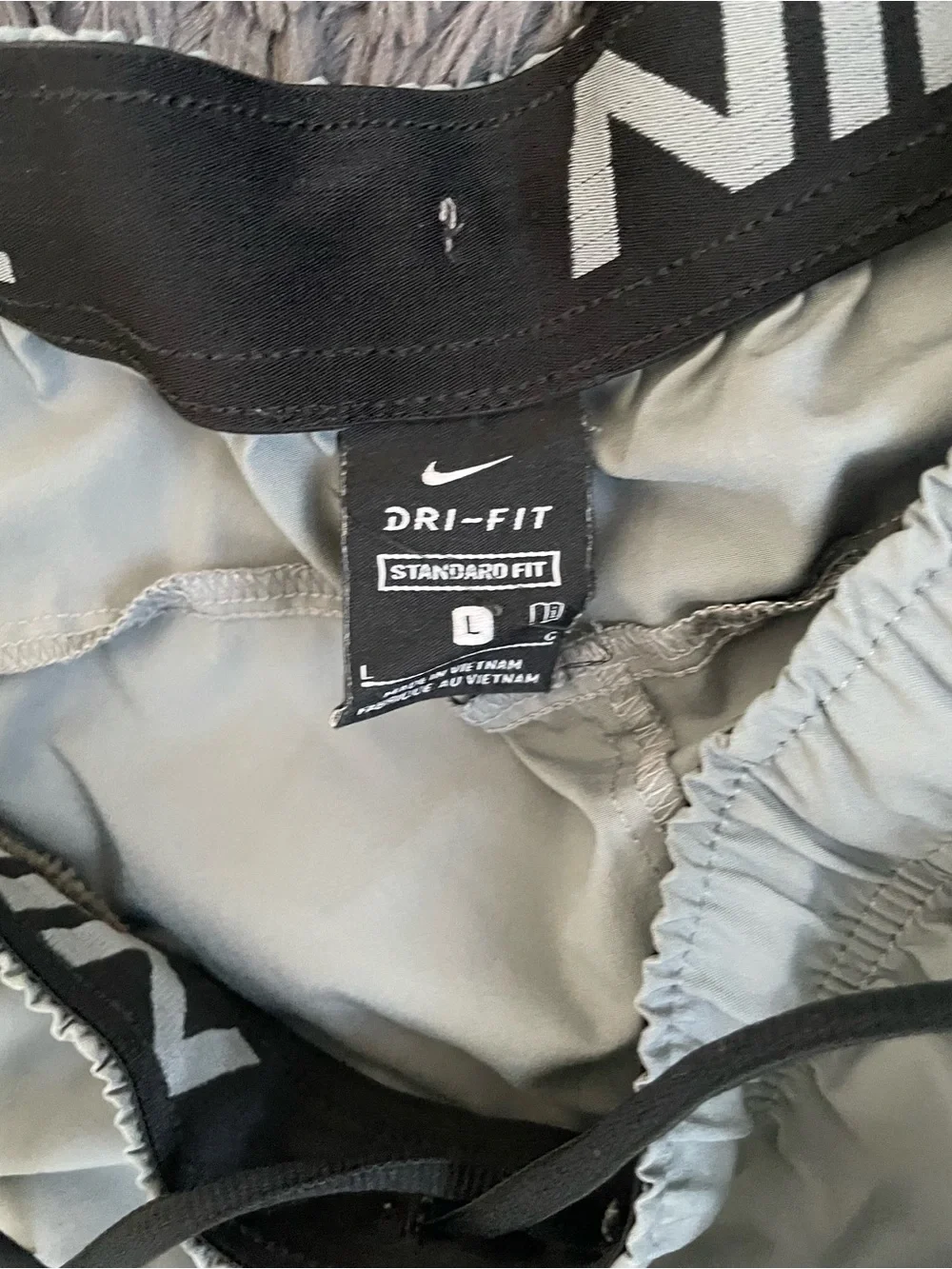 Men Size Large Nike Dri-FIT Stride 7