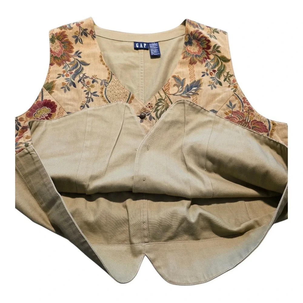GAP chest 21