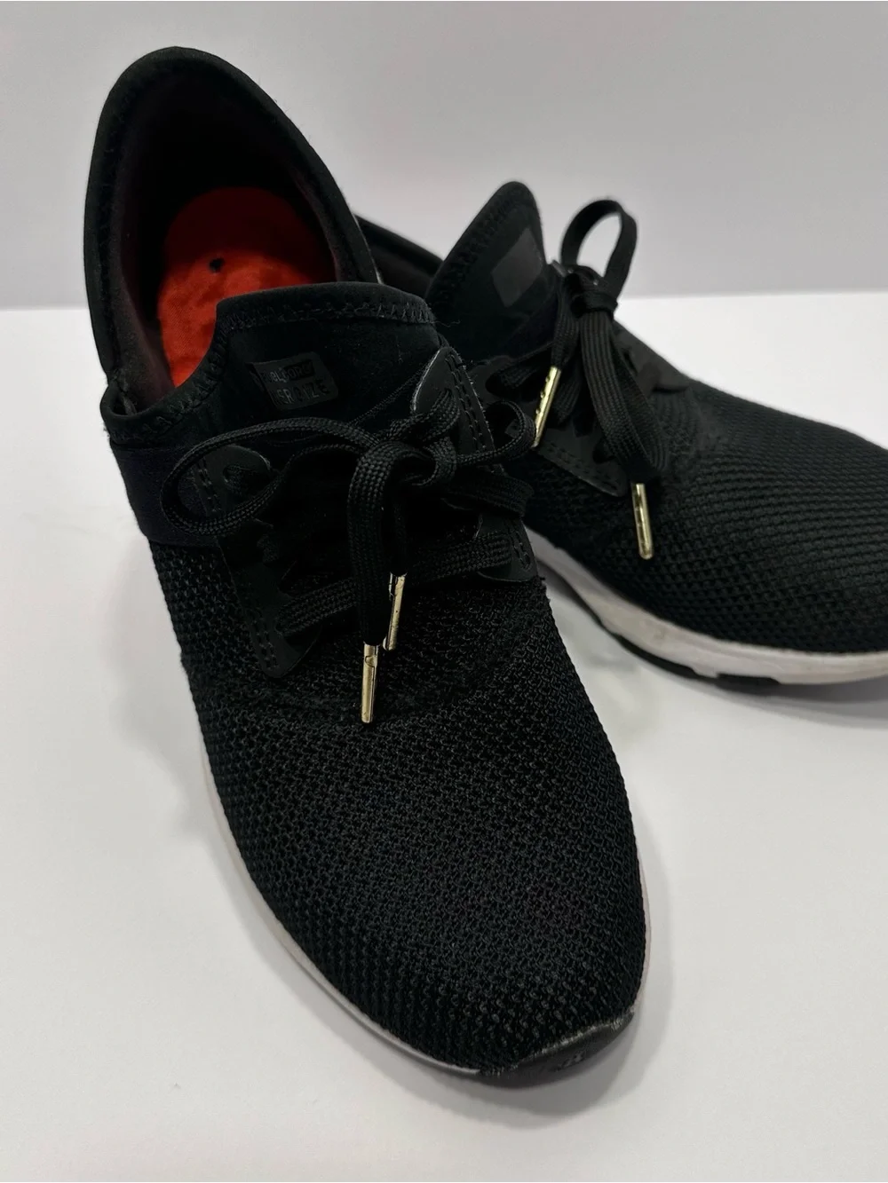 N/A comfortable black