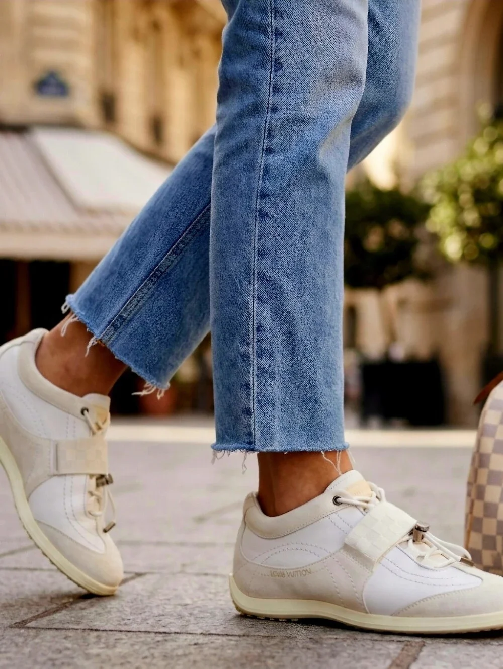 Louis Vuitton authentic pre