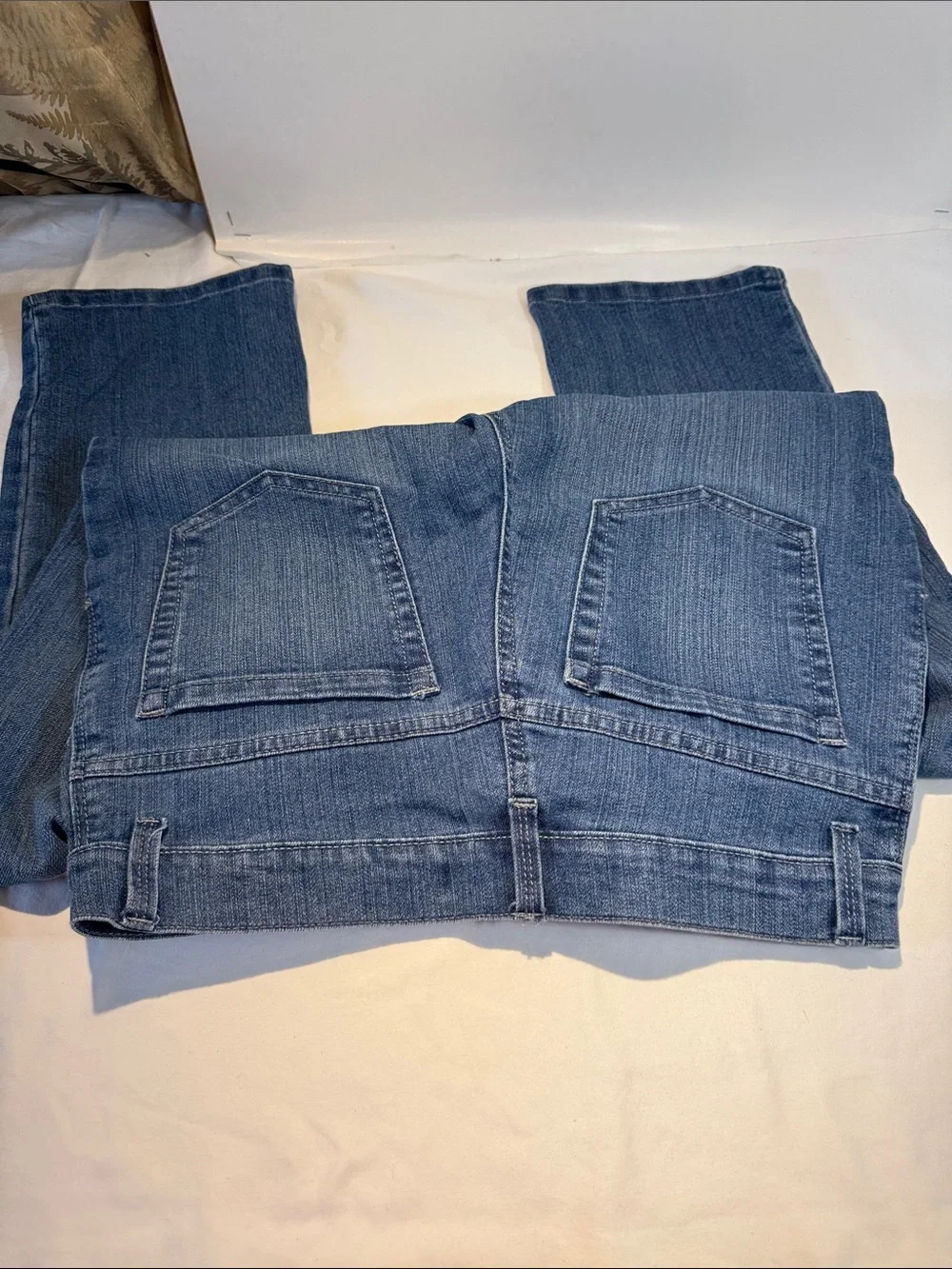 Gloria Vanderbilt classic straight
