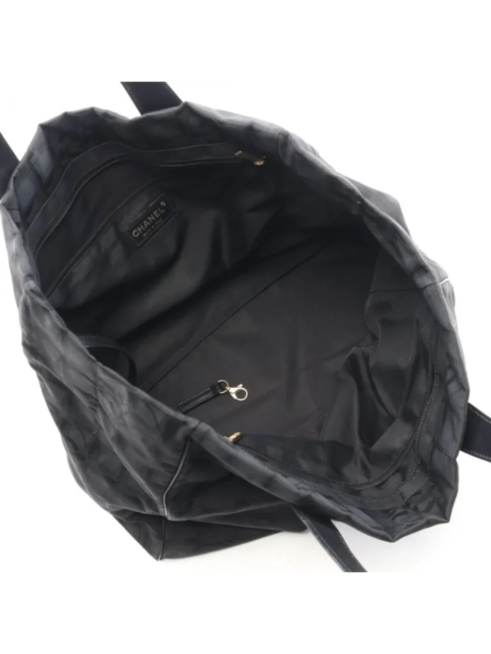 CHANEL listed carefully carrying