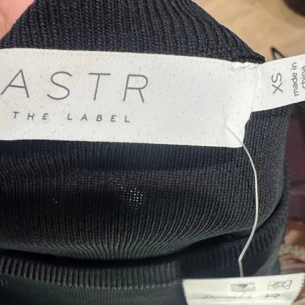 Astr label shoulder