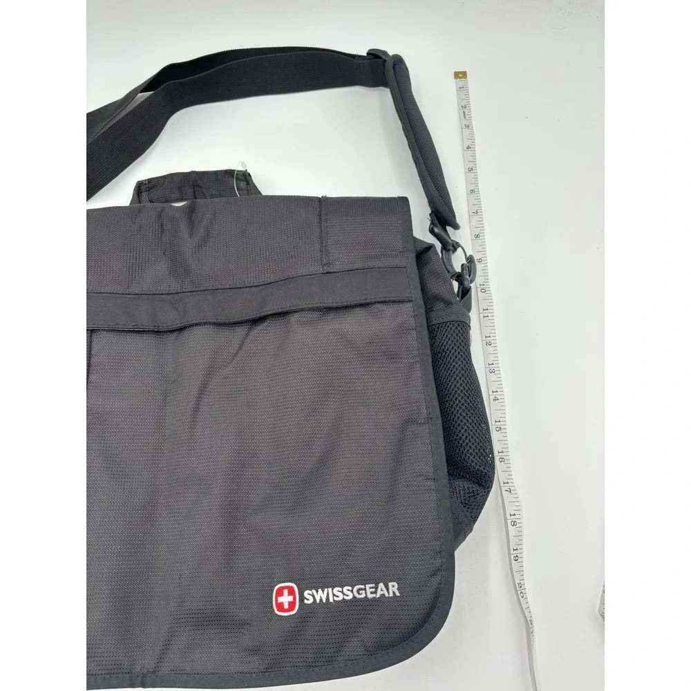 SwissGear black messenger