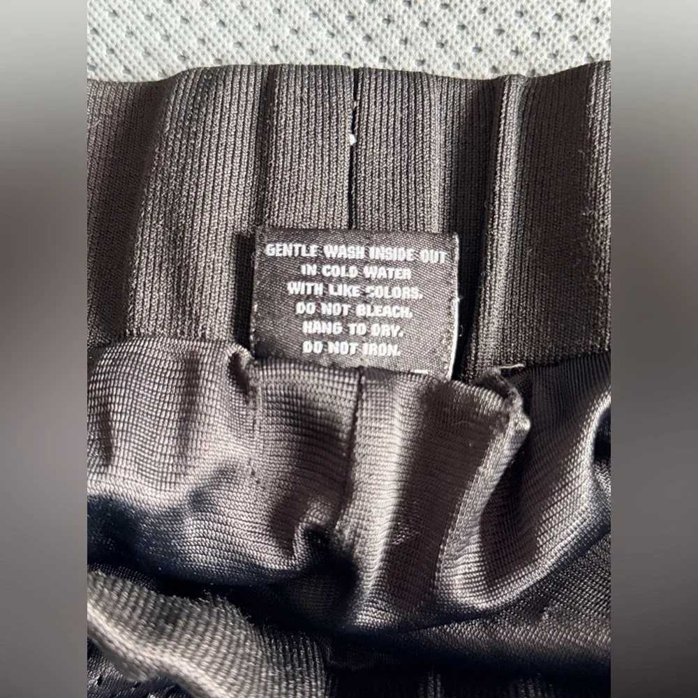 N/A stylish black