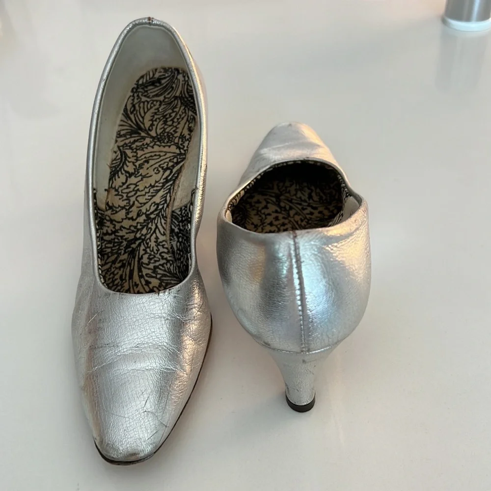 unknown gently worn