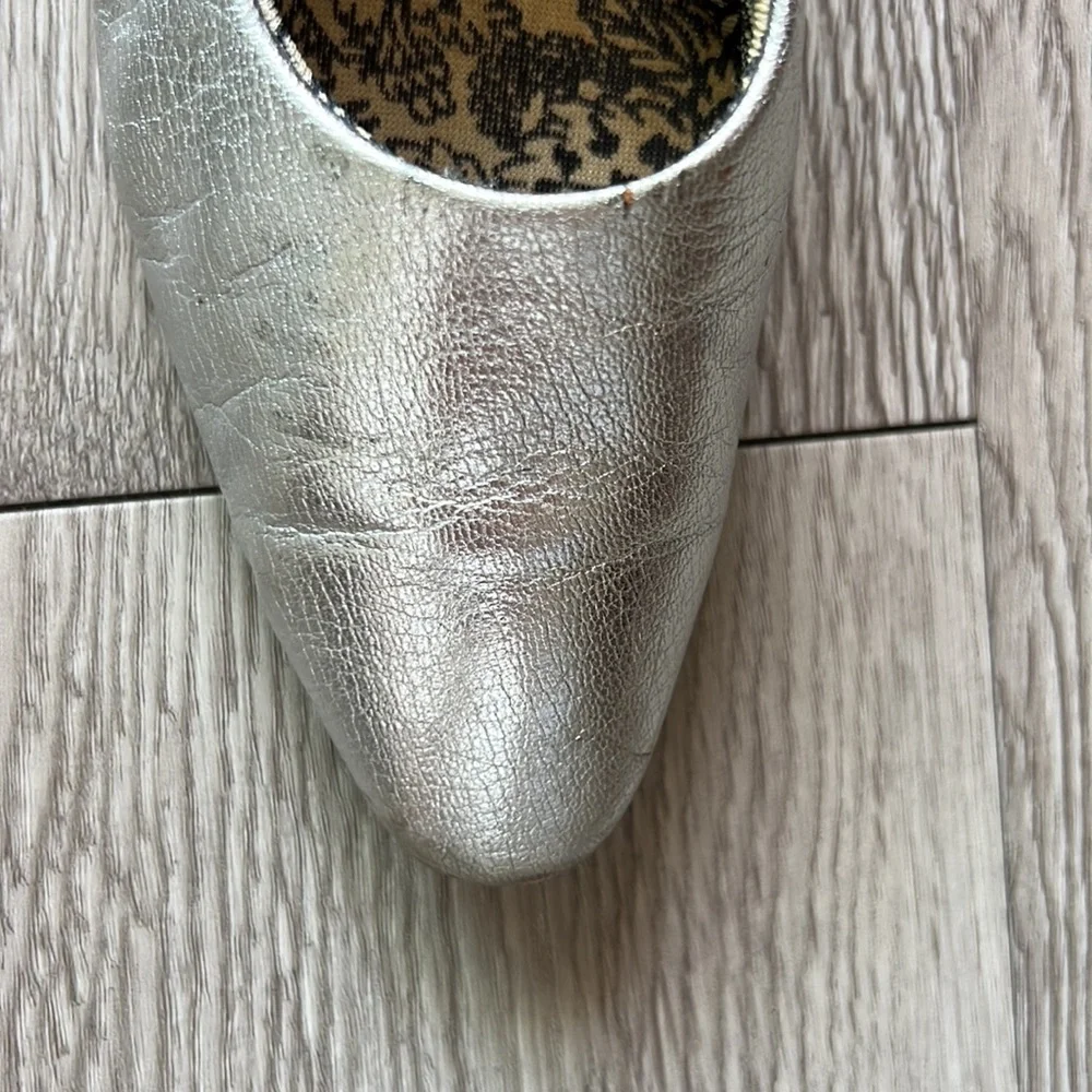 unknown gently worn