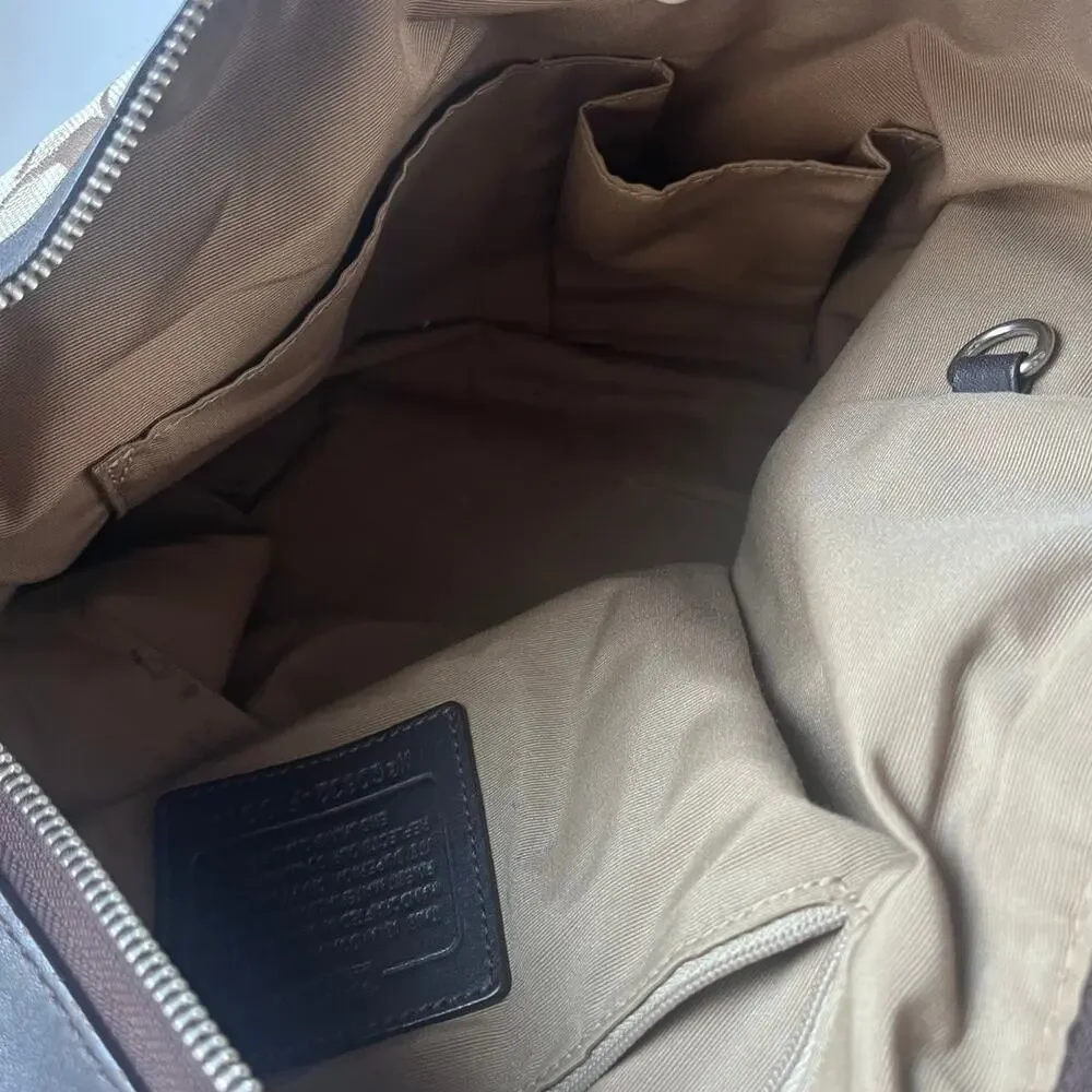 Coach classic signature