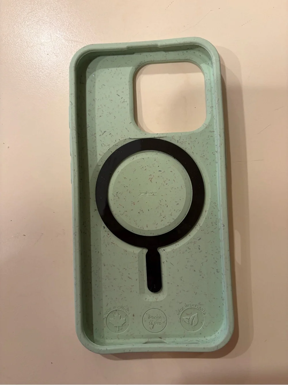 Pela mint green