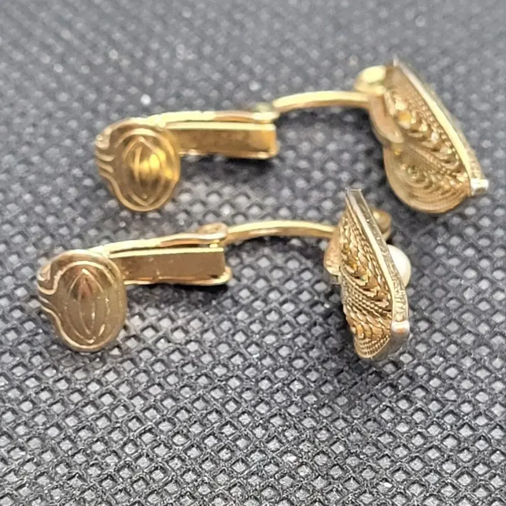 Sarah Coventry Vintage Revival Goldtone Filigree Leaf Faux Pearl Clip On Earring