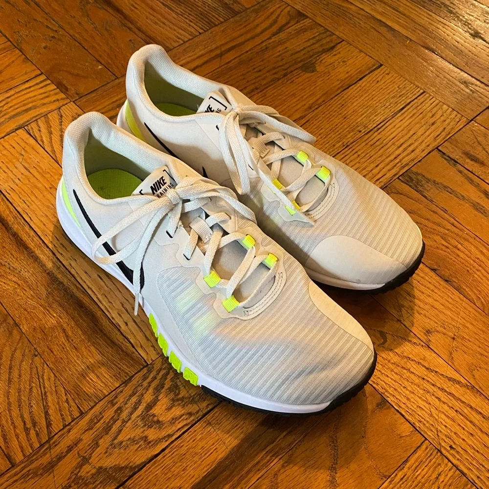 Nike volt spruce flex