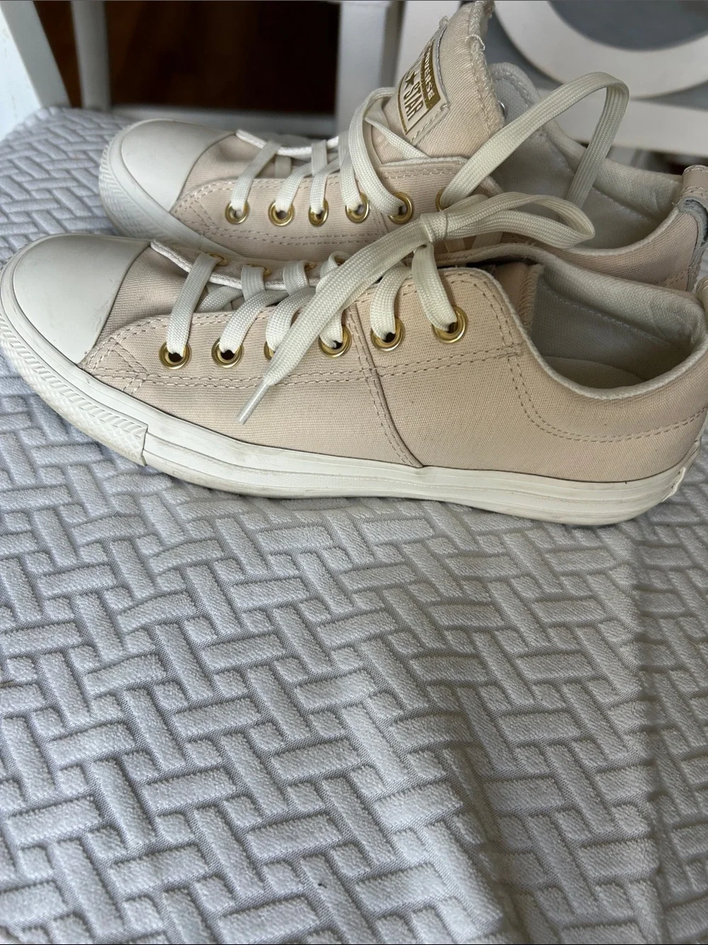 Converse low top