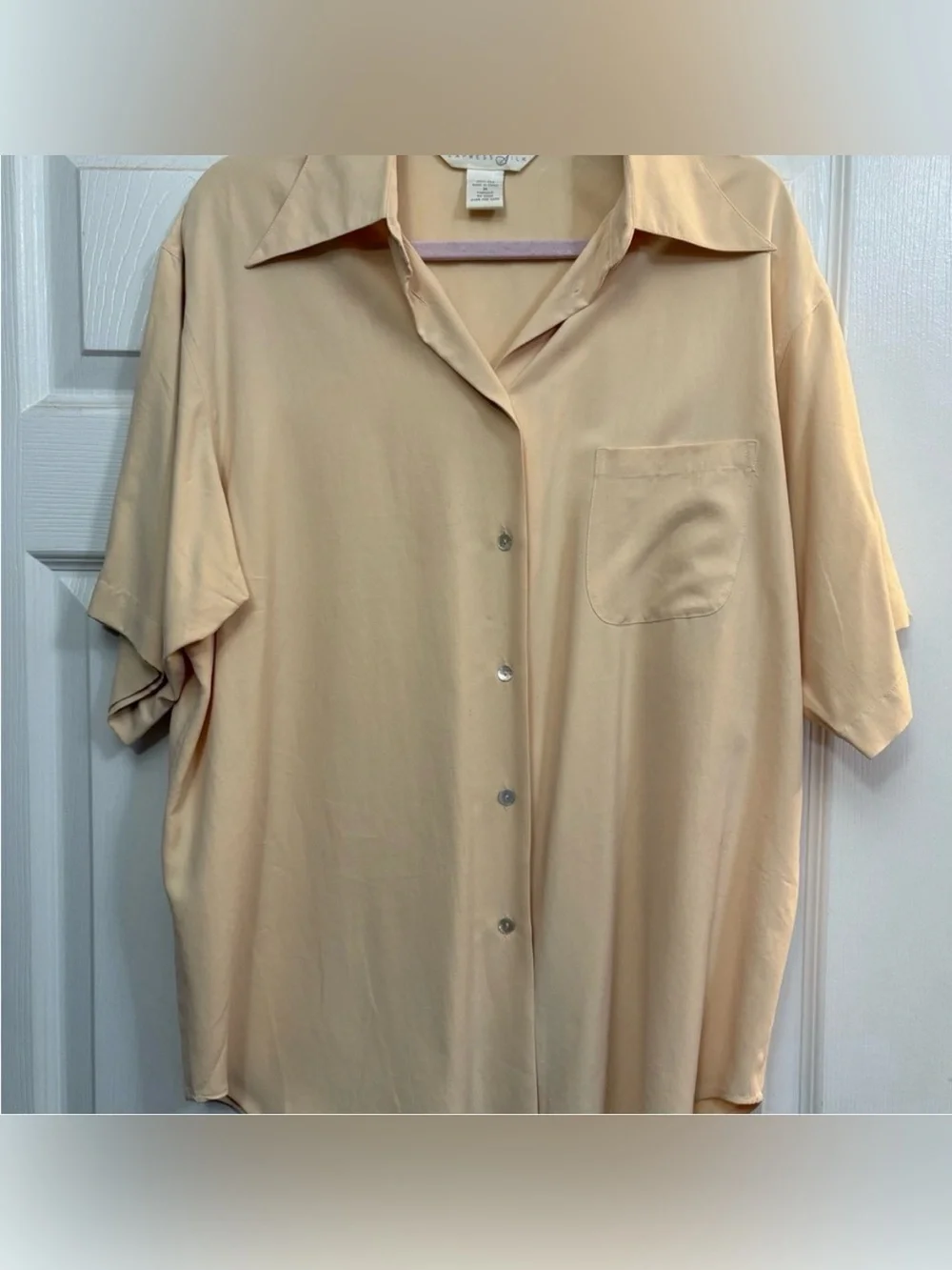 Express Silk 100% silk short sleeve button down cream collared vintage women's M