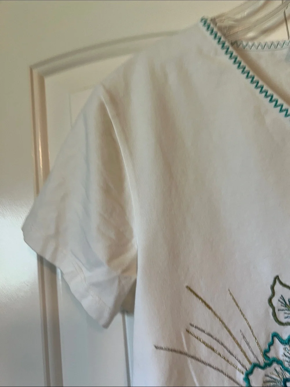 JM Collection chic neck