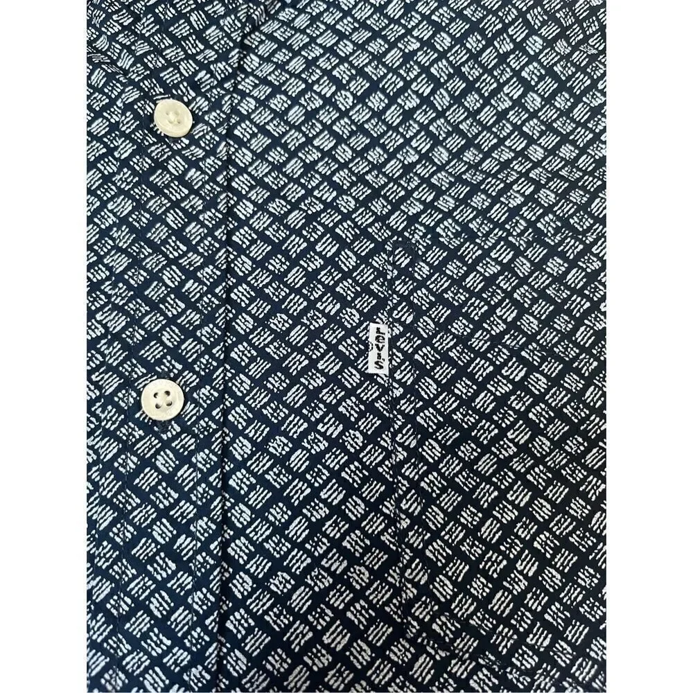Levis levi’s button