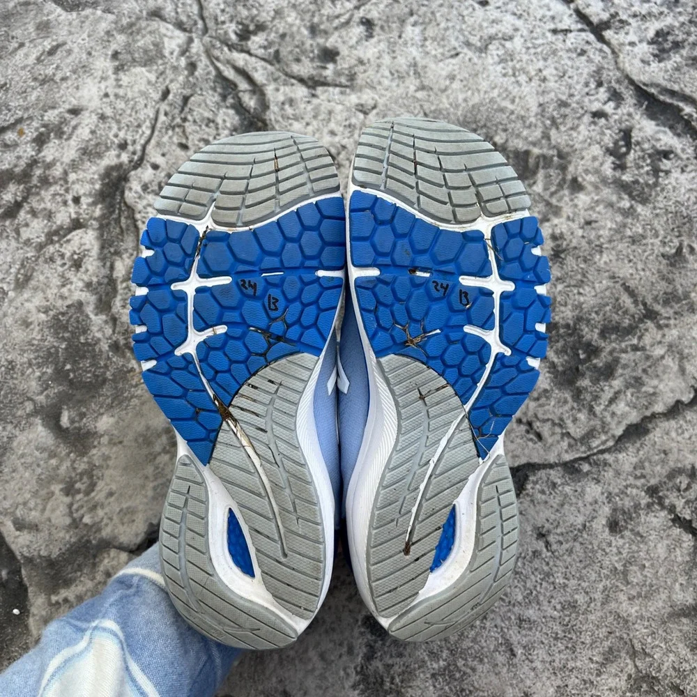 New Balance womens sneakers
