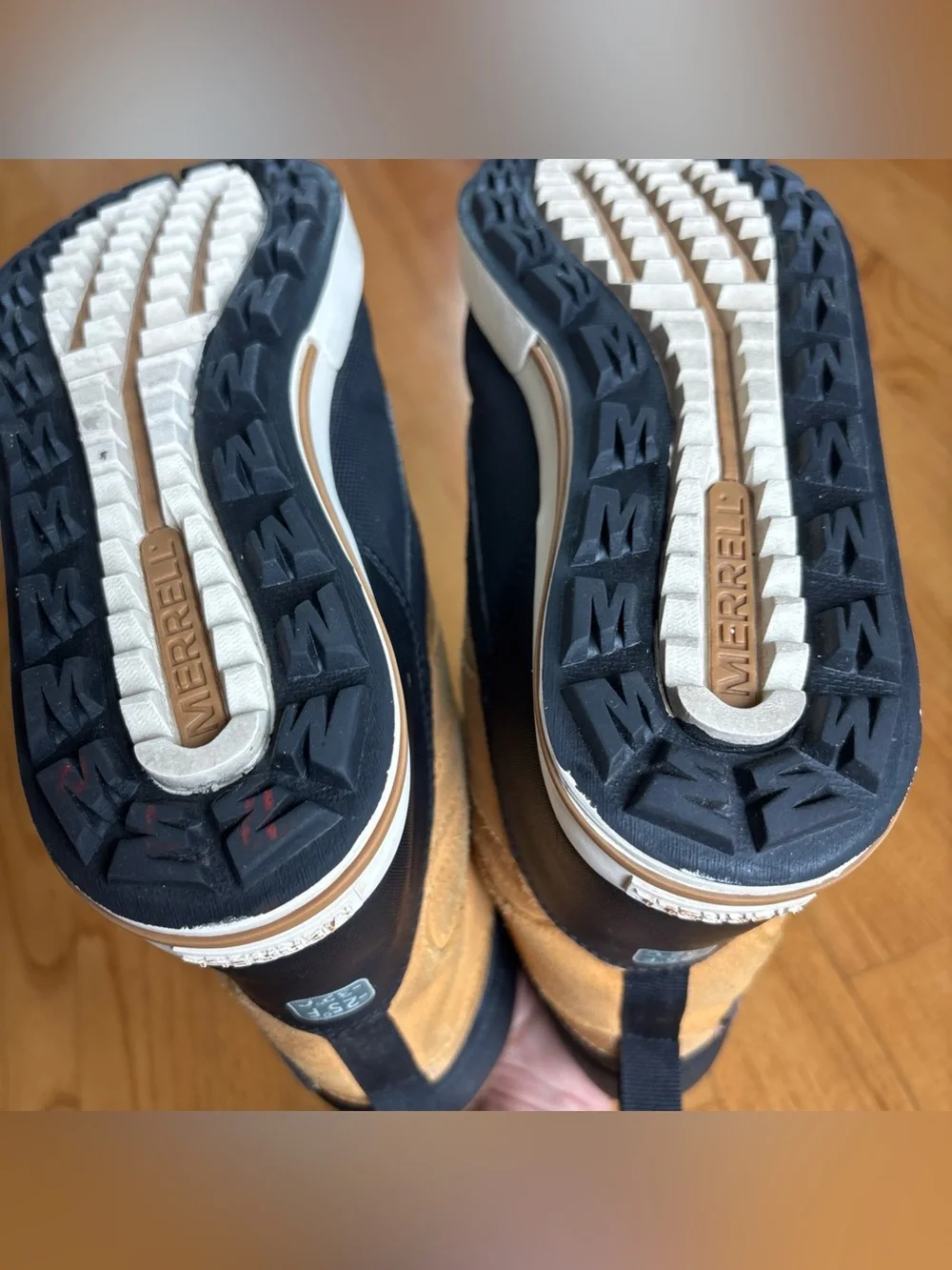 Merrell snowbank youth