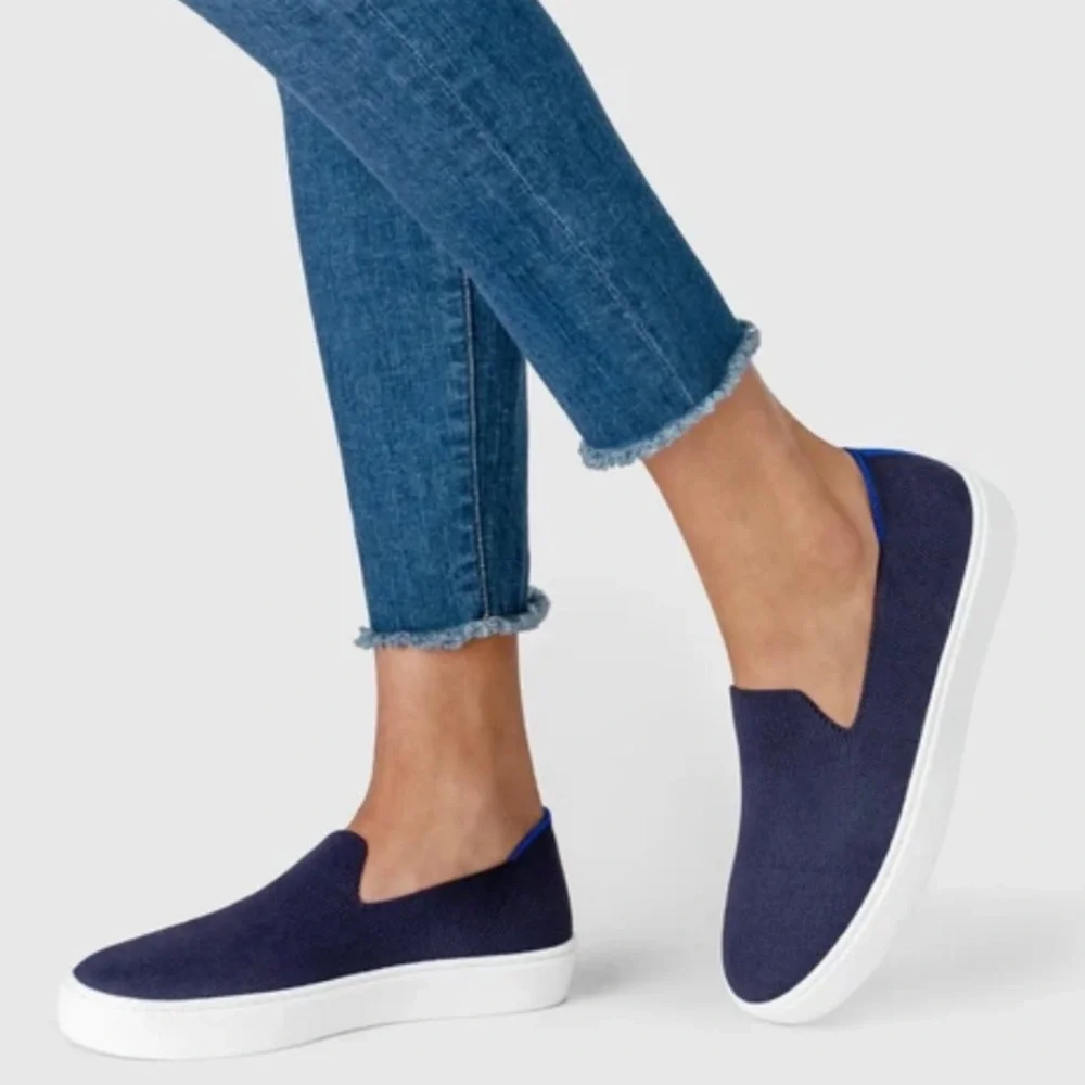 Rothys deep navy blue size 9.5 woman’s sneakers