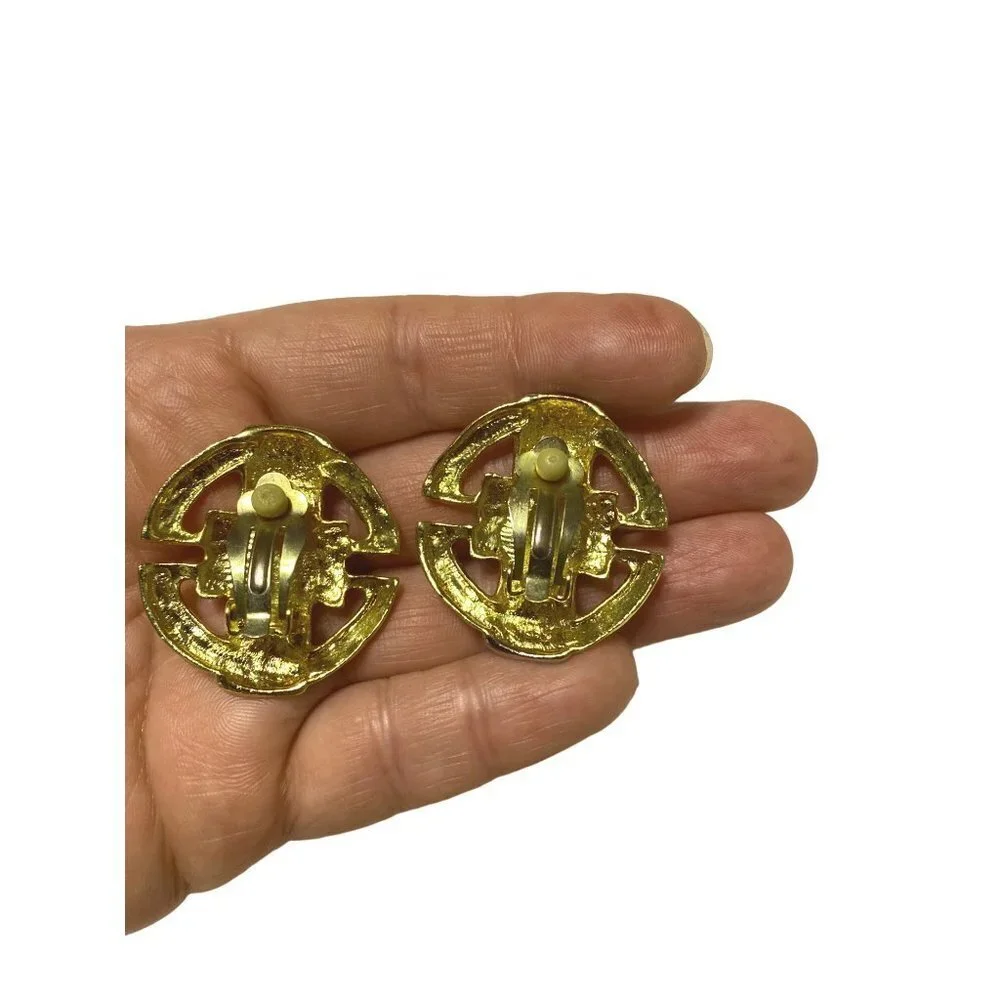 Vintage clip earrings