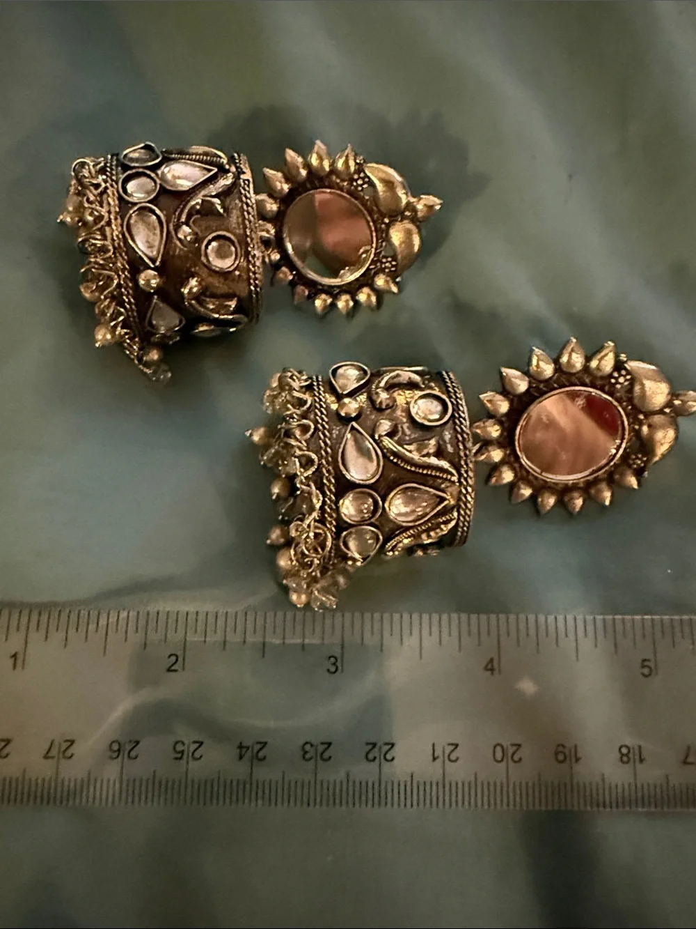 N/A elegant gold