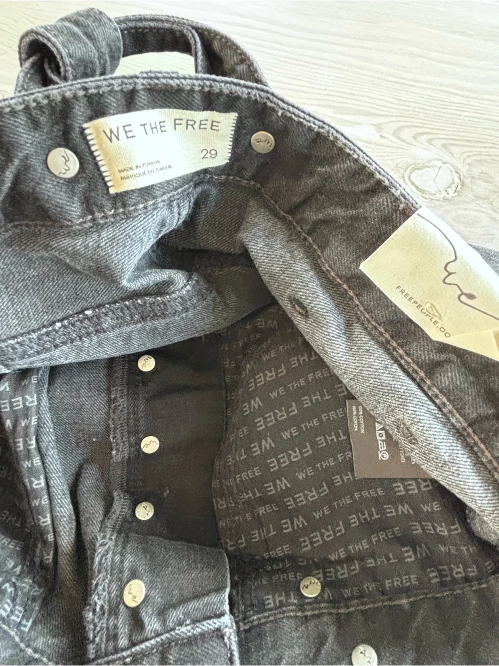 Free People button mid