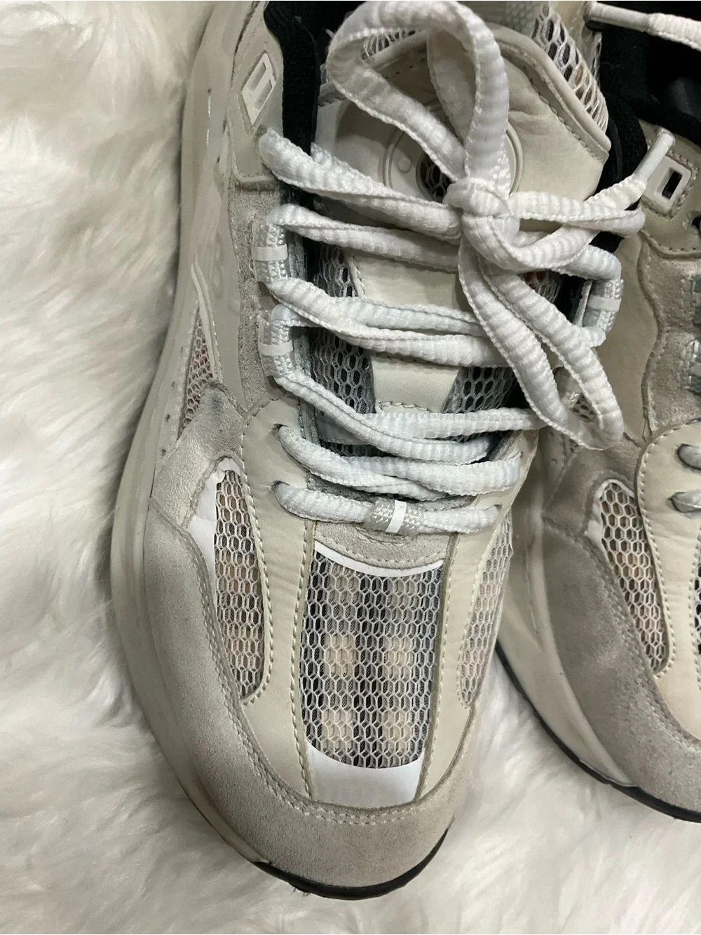 Burberry women’s logo