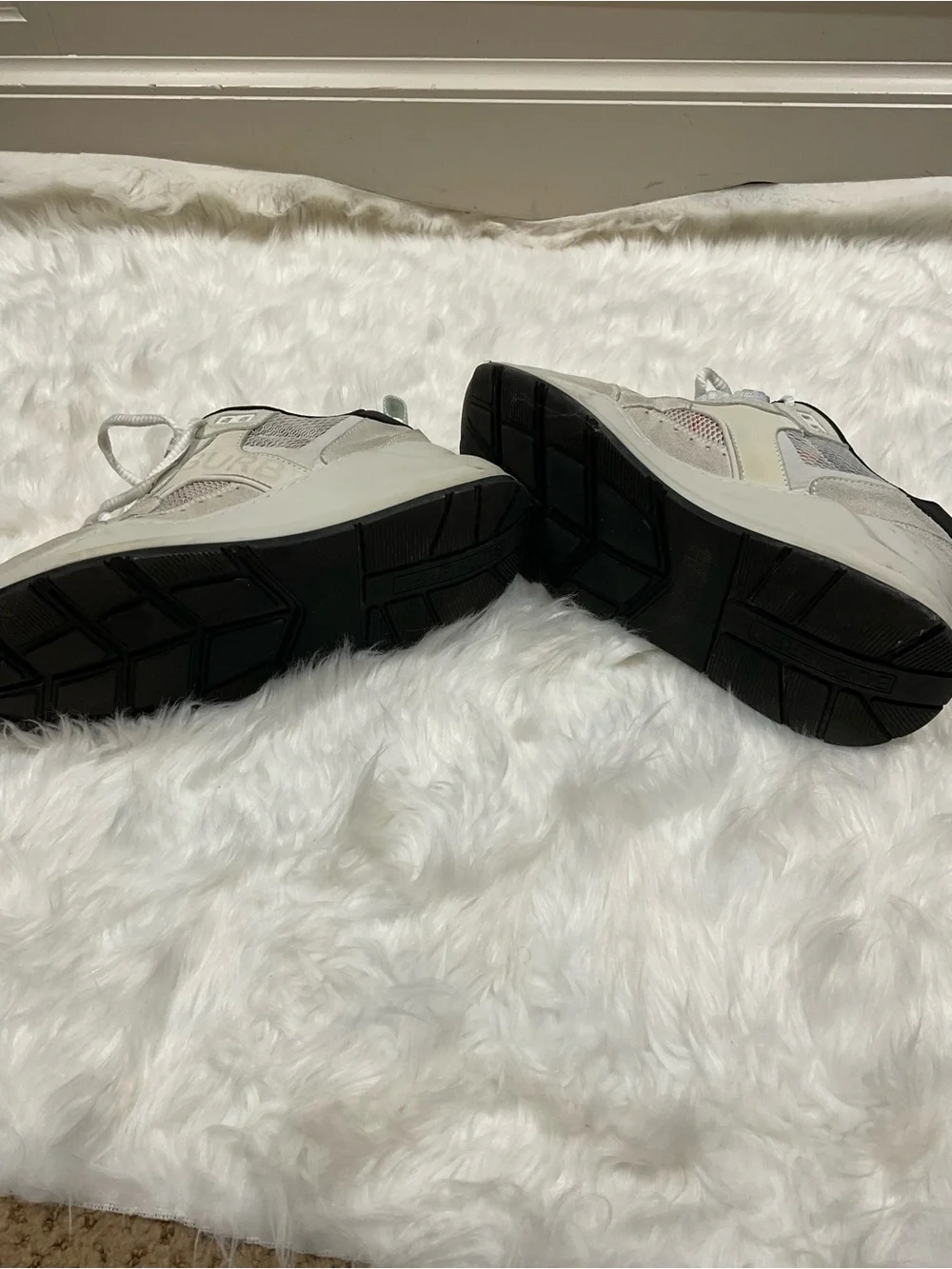 Burberry women’s logo