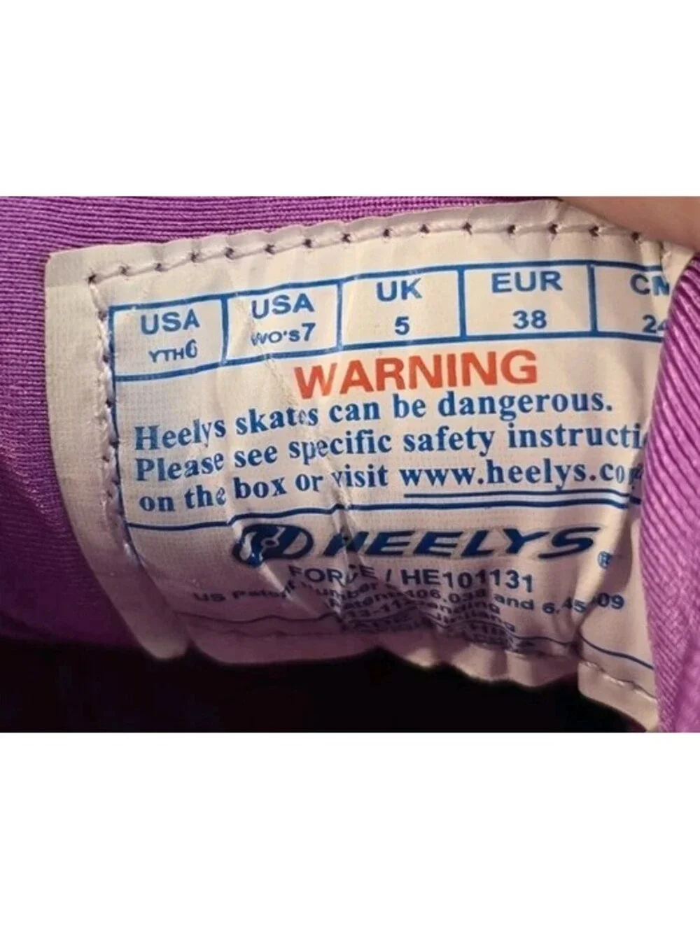 Heelys force shoes