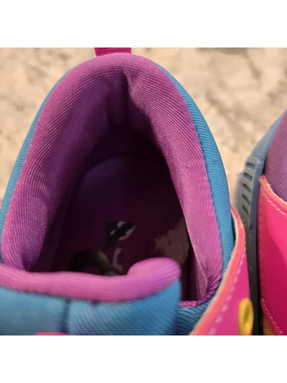 Heelys force shoes