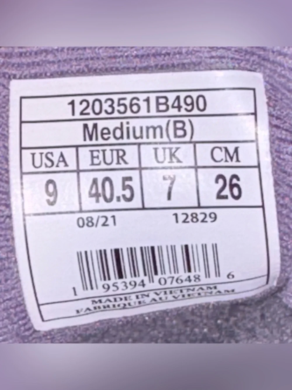 Brooks hardly worn