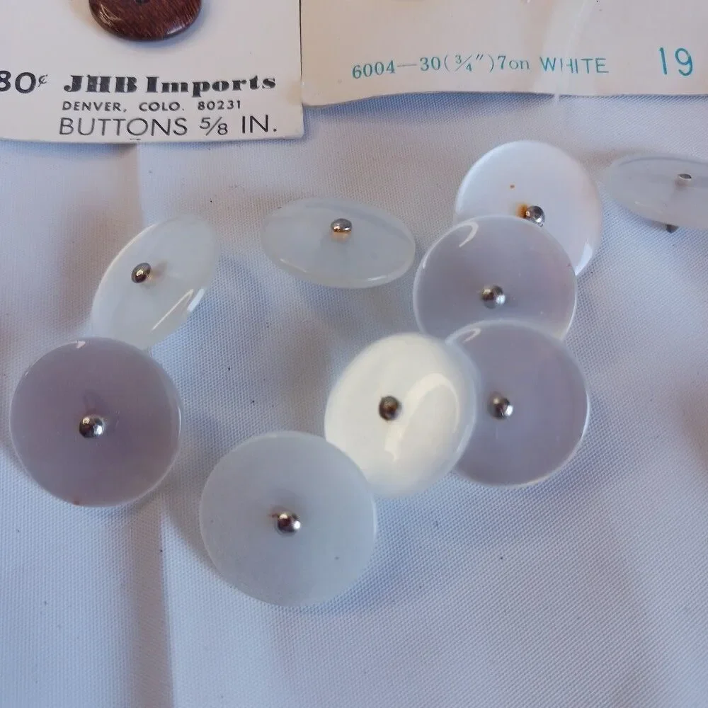 Unbranded vintage buttons