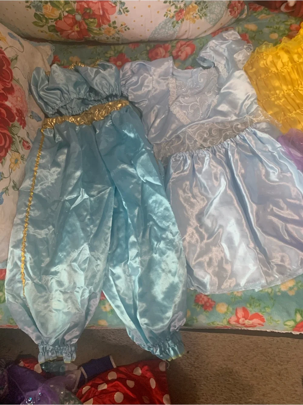 Unbranded set disney