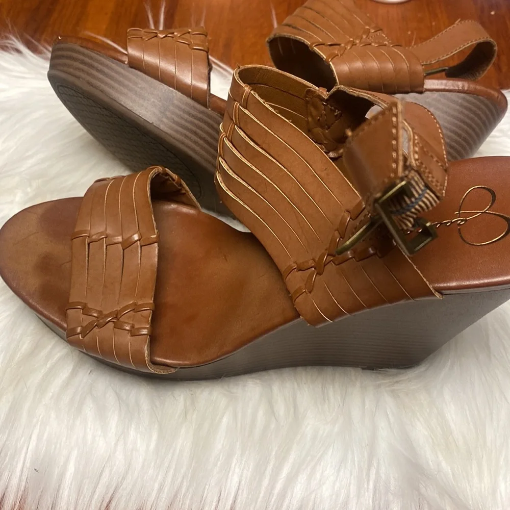 Jessica Simpson euc runs