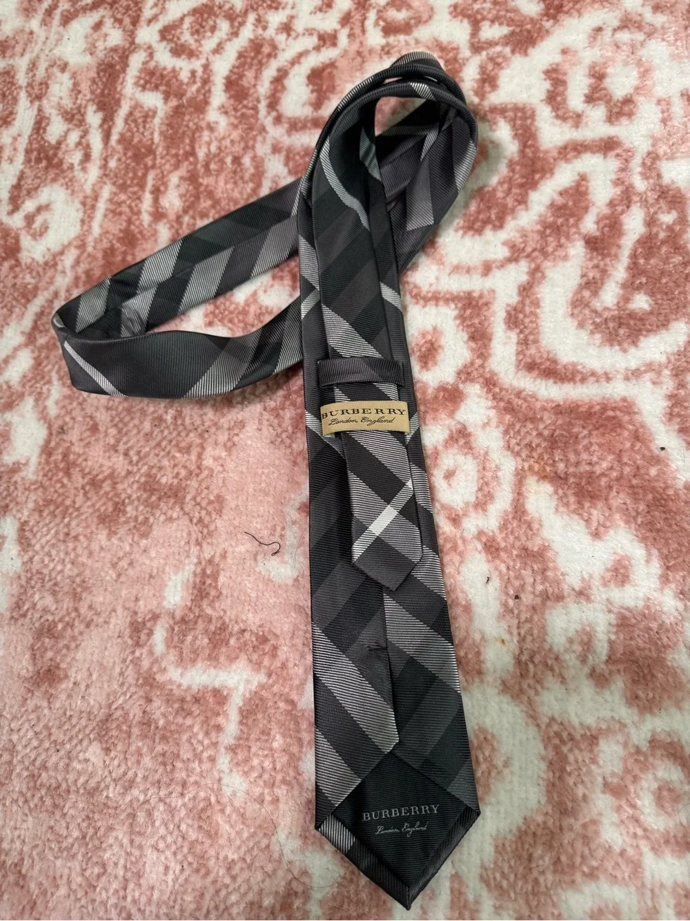 Burberry tie classic